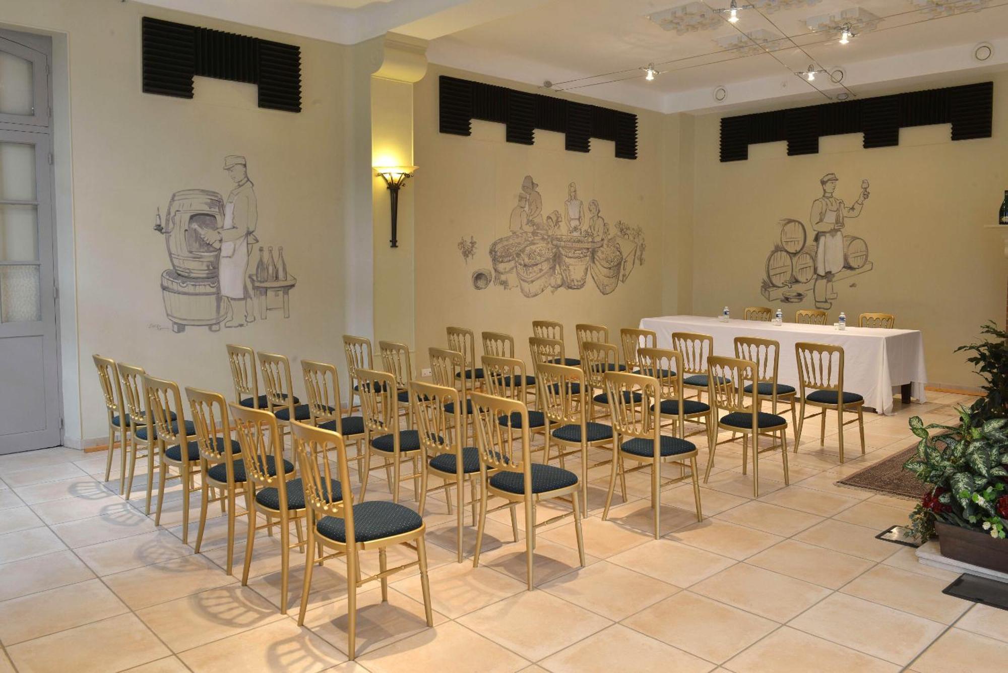איי-שמפני Hotel Castel Jeanson מראה חיצוני תמונה
