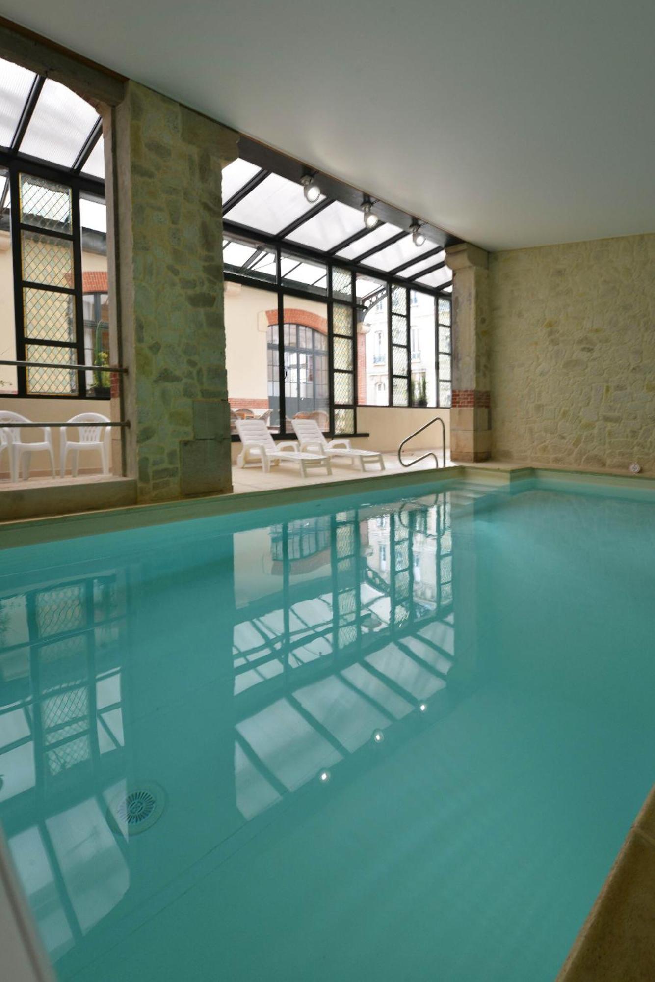 איי-שמפני Hotel Castel Jeanson מראה חיצוני תמונה