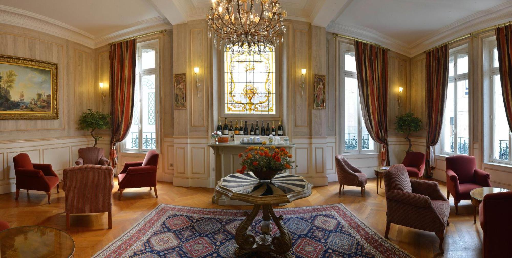איי-שמפני Hotel Castel Jeanson מראה חיצוני תמונה
