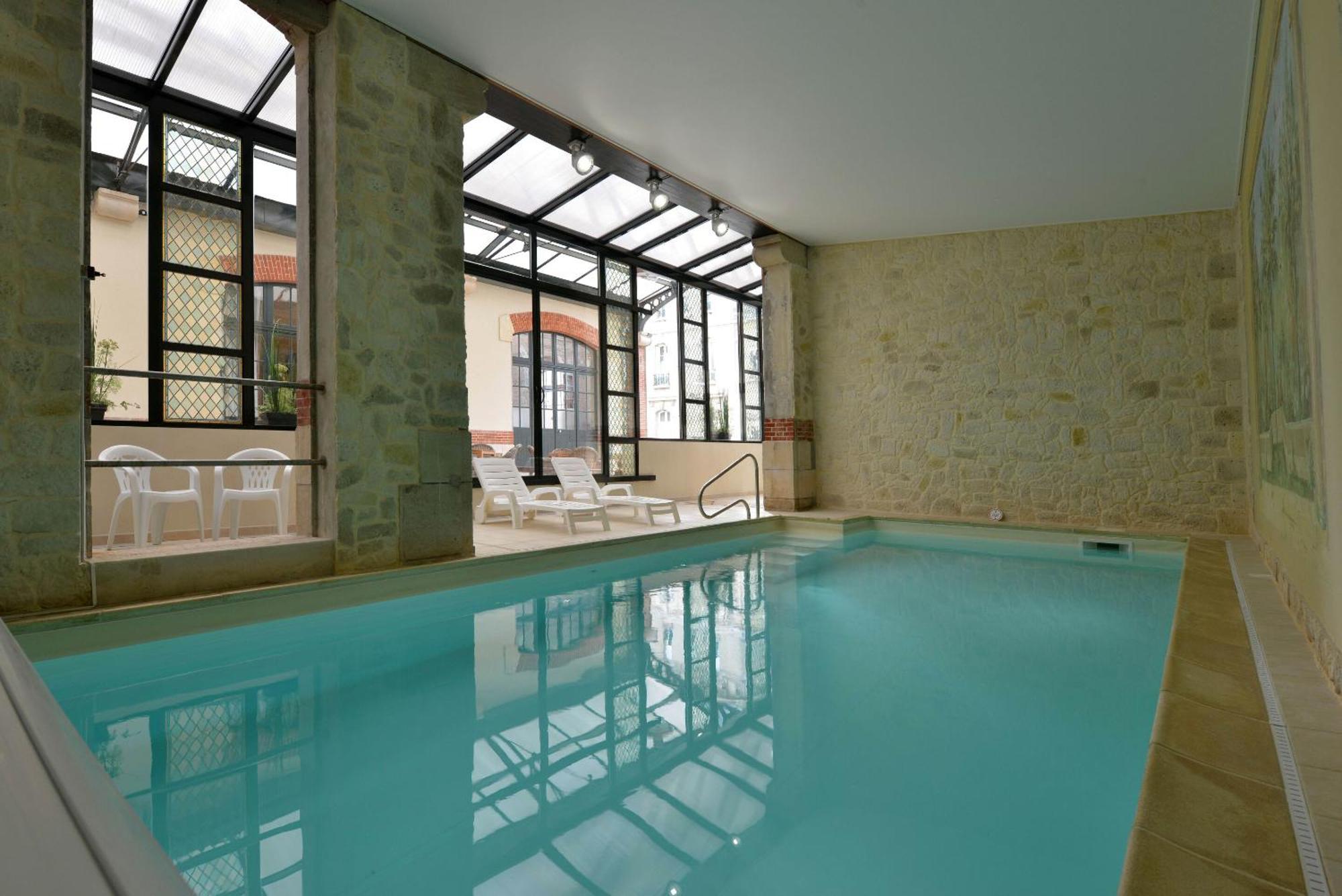 איי-שמפני Hotel Castel Jeanson מראה חיצוני תמונה
