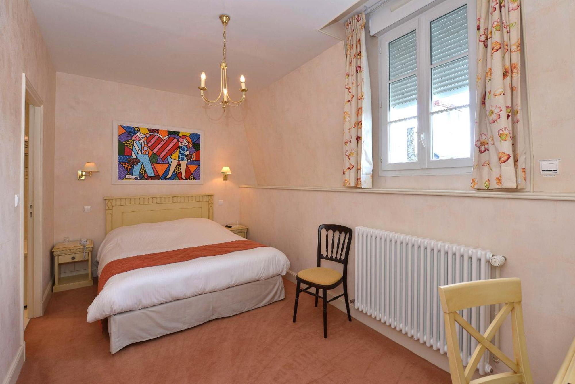 איי-שמפני Hotel Castel Jeanson מראה חיצוני תמונה