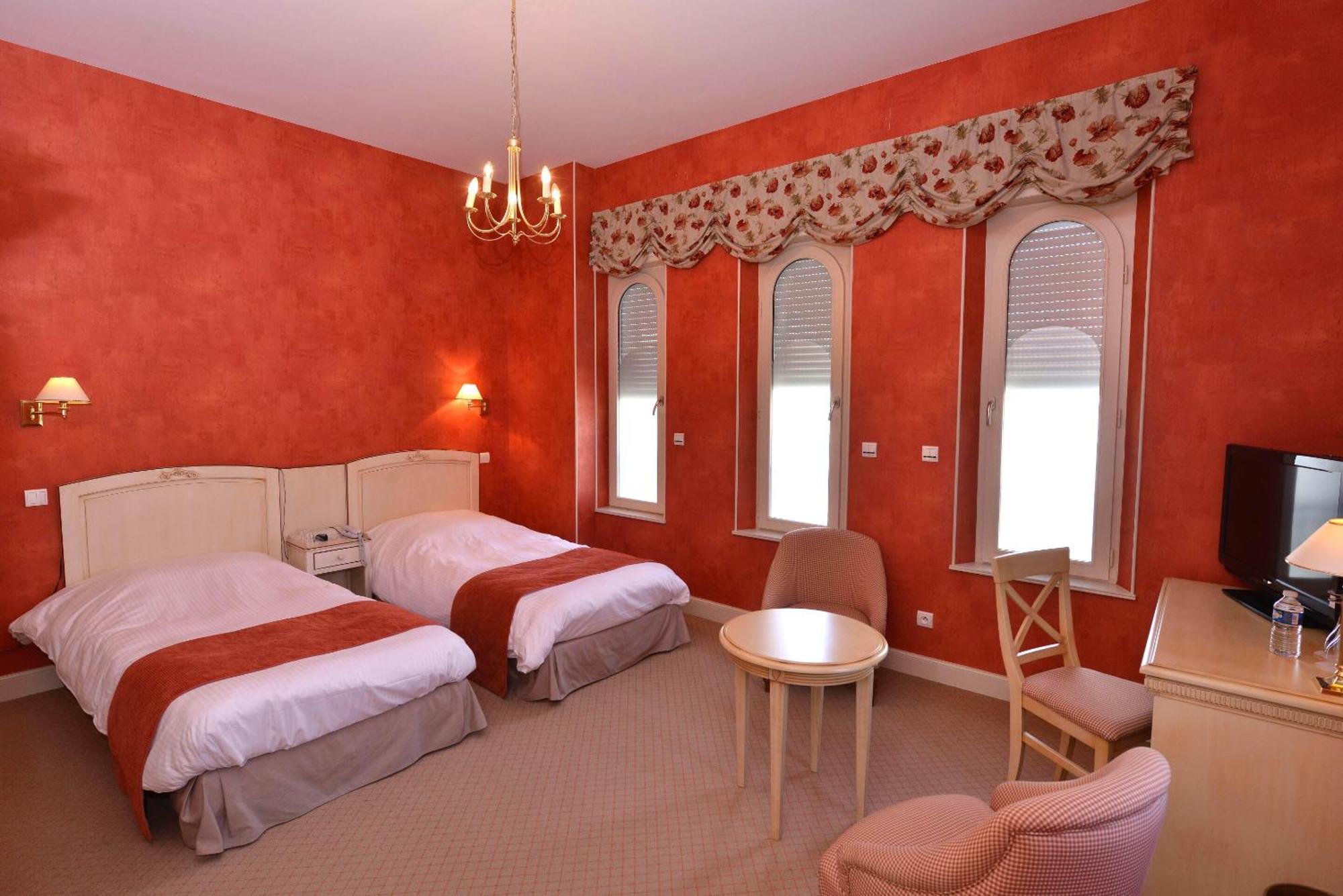 איי-שמפני Hotel Castel Jeanson מראה חיצוני תמונה