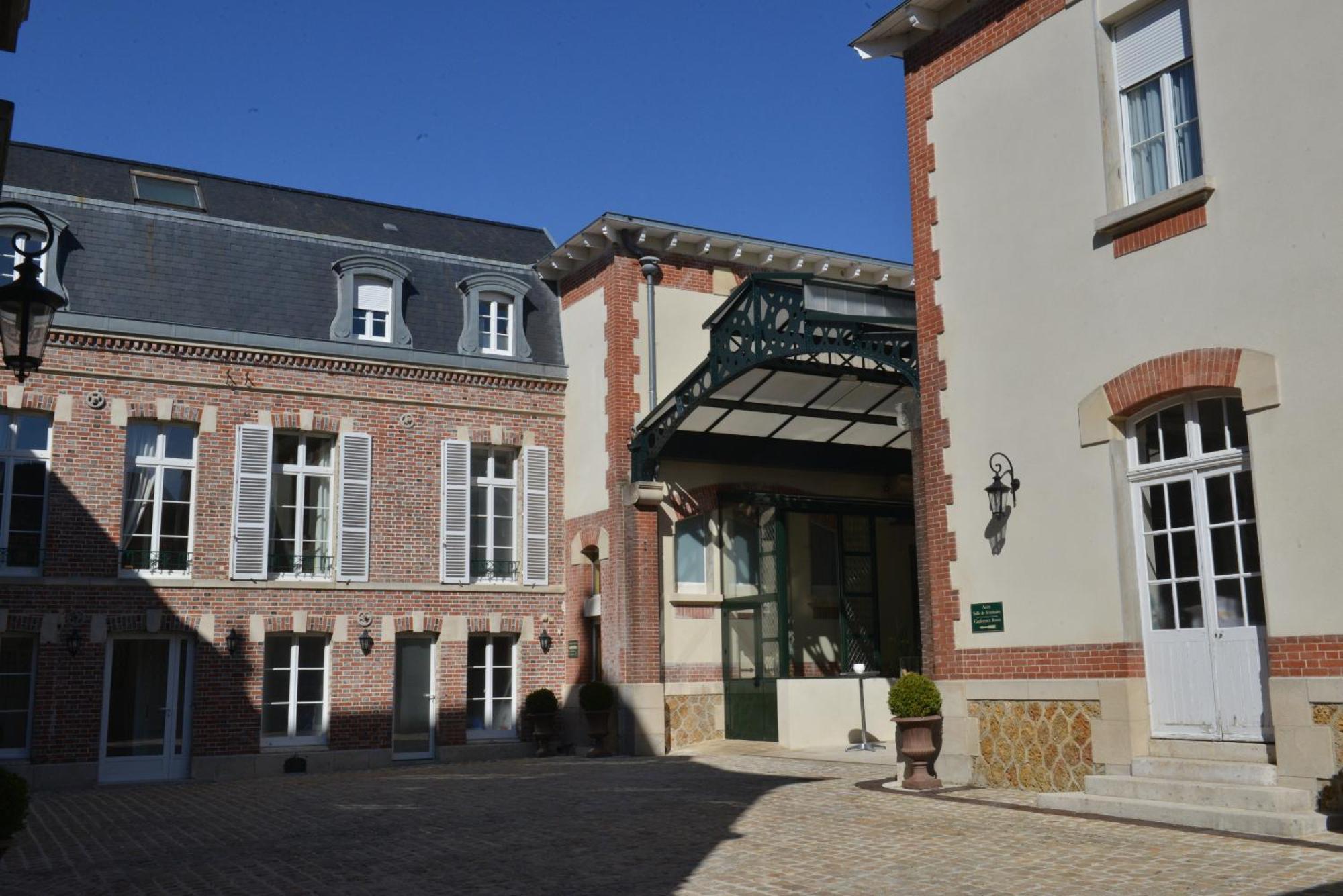 איי-שמפני Hotel Castel Jeanson מראה חיצוני תמונה