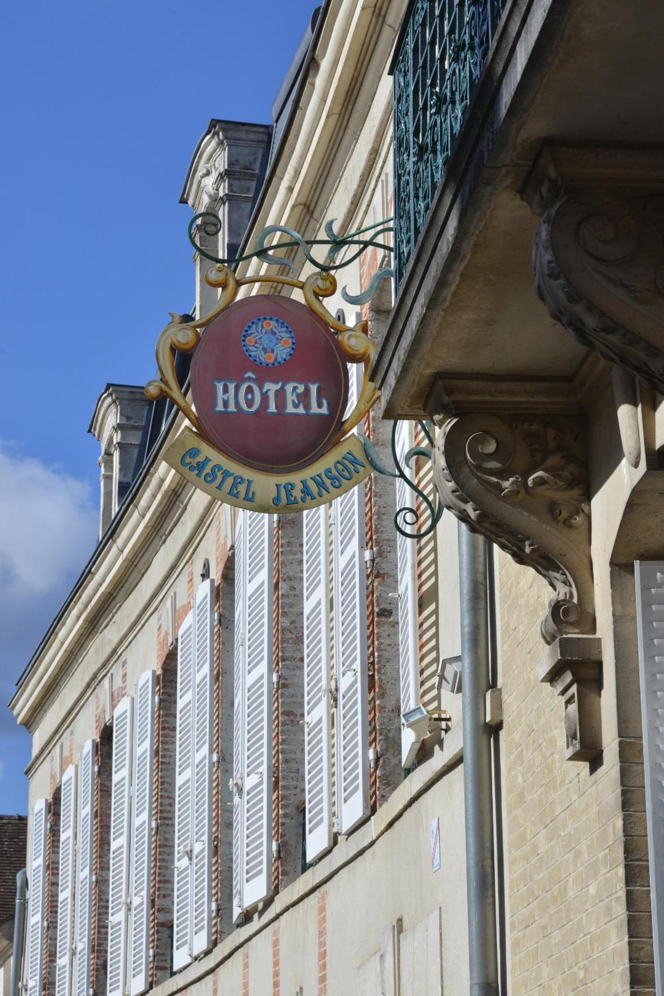 איי-שמפני Hotel Castel Jeanson מראה חיצוני תמונה