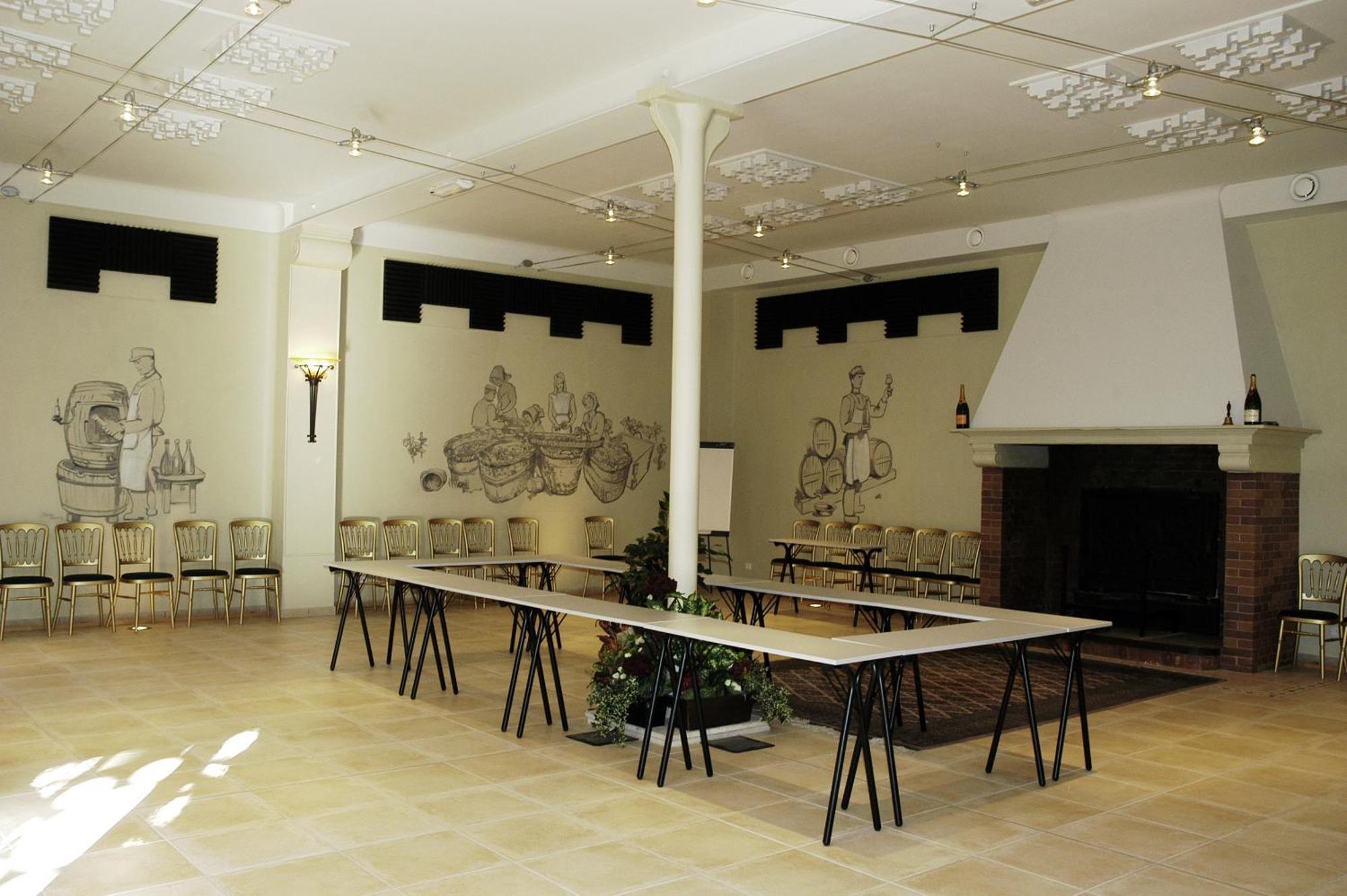איי-שמפני Hotel Castel Jeanson מראה חיצוני תמונה