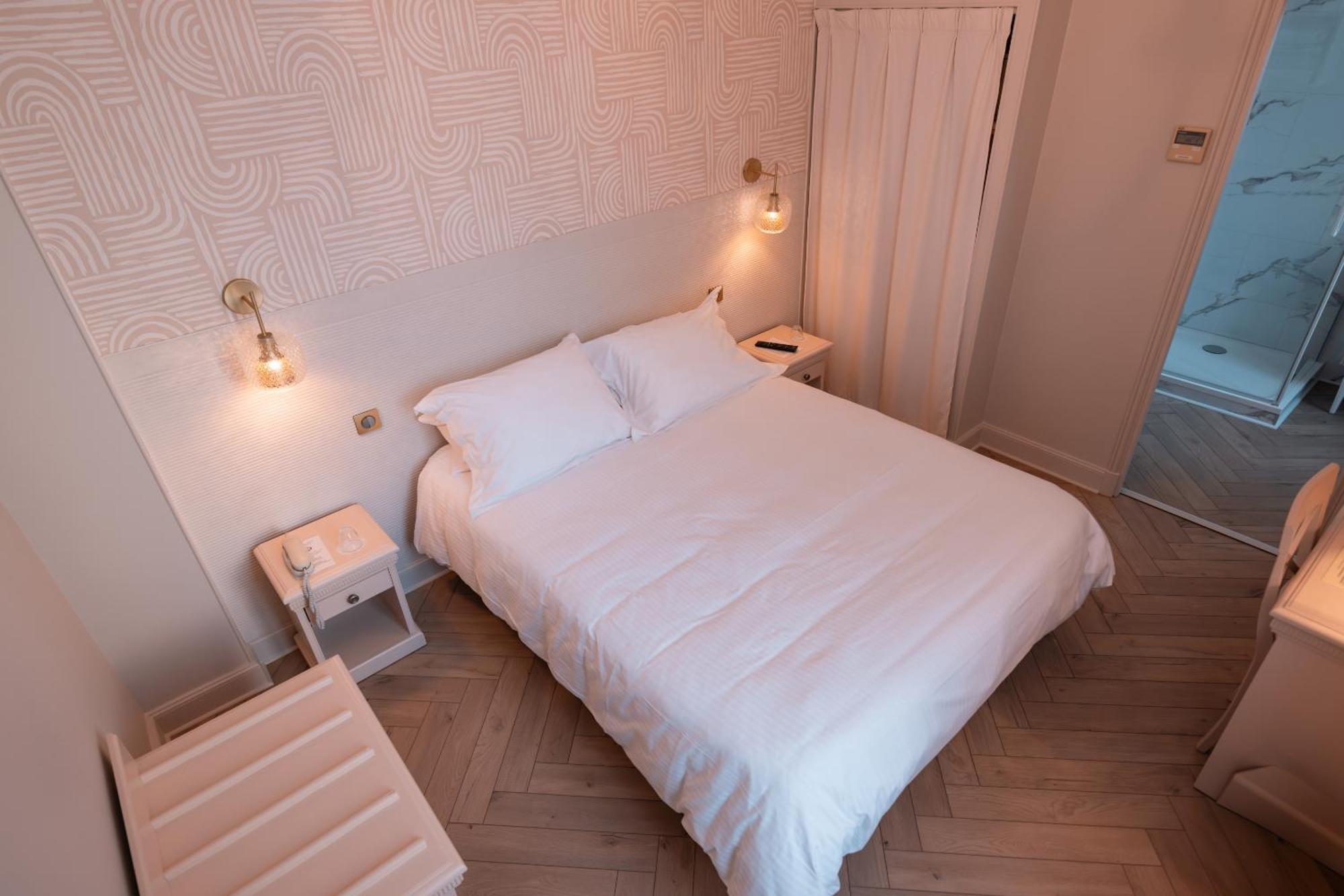 איי-שמפני Hotel Castel Jeanson מראה חיצוני תמונה