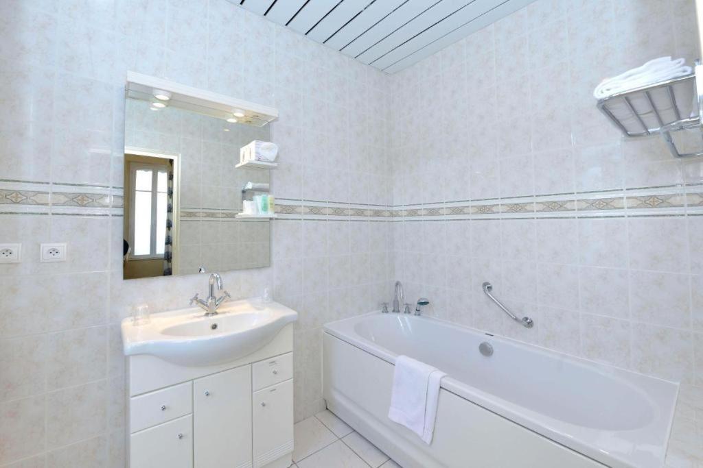 איי-שמפני Hotel Castel Jeanson חדר תמונה